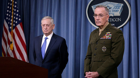 US Defense Secretary James Mattis (L) and Joint Chiefs Chairman Marine Gen. Joseph Dunford © Yuri Gripas