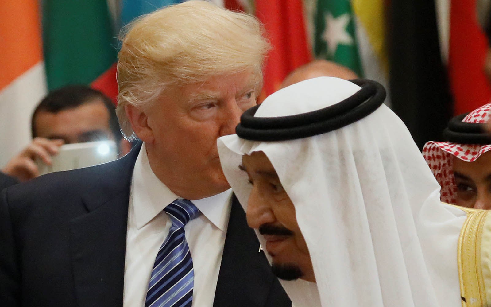 U.S. President Donald Trump and Saudi Arabia's King Salman bin Abdulaziz Al Saud (R) attend the Arab Islamic American Summit in Riyadh, Saudi Arabia May 21, 2017. REUTERS/Jonathan Ernst