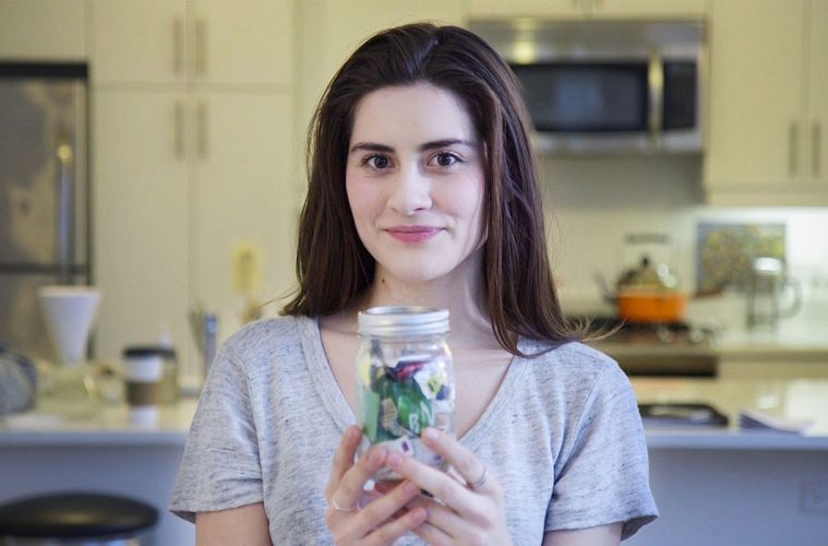 The Story Of A Woman Who Can Fit All Of Her Trash From The Past 5 Years Into One Mason Jar (Video)