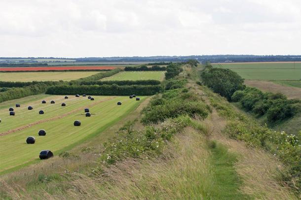 The Devil Dyke is a man-made artificial linear earthen bank which runs in a straight line for over seven miles. Despite many investigations, the origin and reason for the great ditch still baffles many experts. (Rob Mills / CC BY-NC-SA 2.0)