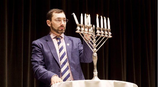 COVID fails to cancel Chanukah in Parliament