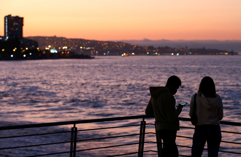 Chile regrets panic triggered by mistaken tsunami warning after quake