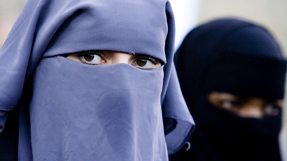 Switzerland urges voters to reject referendum on banning burqas