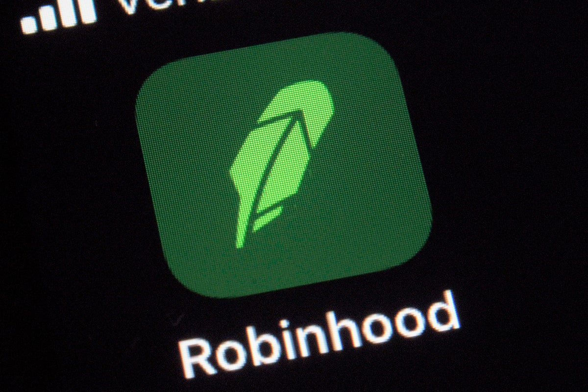 Family of novice investor who killed himself sue Robinhood