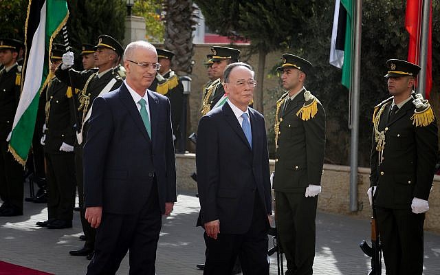 China floats Mideast initiative, offers to host Israeli, Palestinian officials