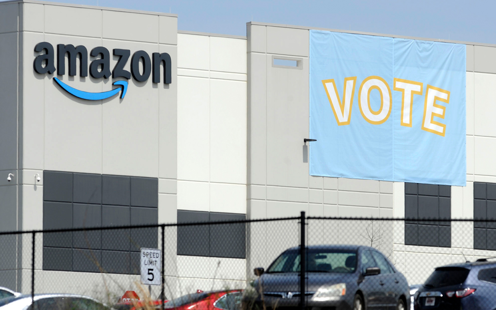 Drive to unionize at Amazon warehouse in US voted down after bitter campaign