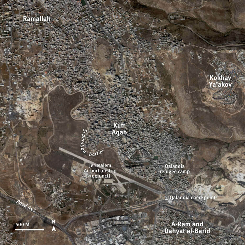 Kufr Aqab, a Palestinian area on the northernmost edge of the boundaries of the Israeli-demarcated Jerusalem municipality, is hemmed in, to the west by the separation barrier; to the south, the Qalandiya checkpoint that separates the cities of Ramallah and Jerusalem; to the east, Qalandiya Refugee Camp and the settlement of Kochav Ya’akov, built in part on Kufr Aqab land; and to the north, Ramallah. (Map: Human Rights Watch/courtesy of Planet Labs Inc. 2021)