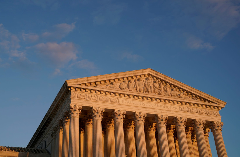 Most Americans want to end lifetime Supreme Court appointments - poll