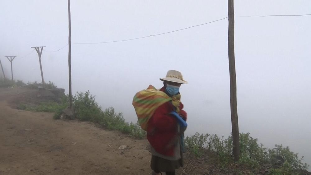 Fog catchers provide water to deserted hills of Lima