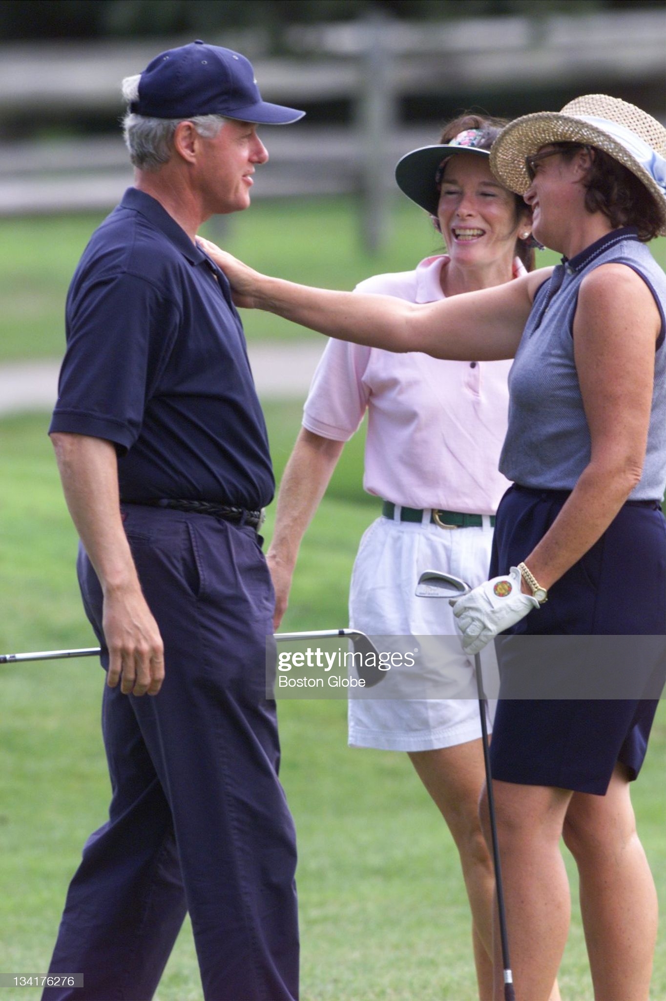 HIGH CRIMES: ‘Dangerous Alliance’, Who is Lynn Forester de Rothschild? President-clinton-is-greeted-by-two-unidentified-women-before-his-picture-id134176276?s=2048x2048