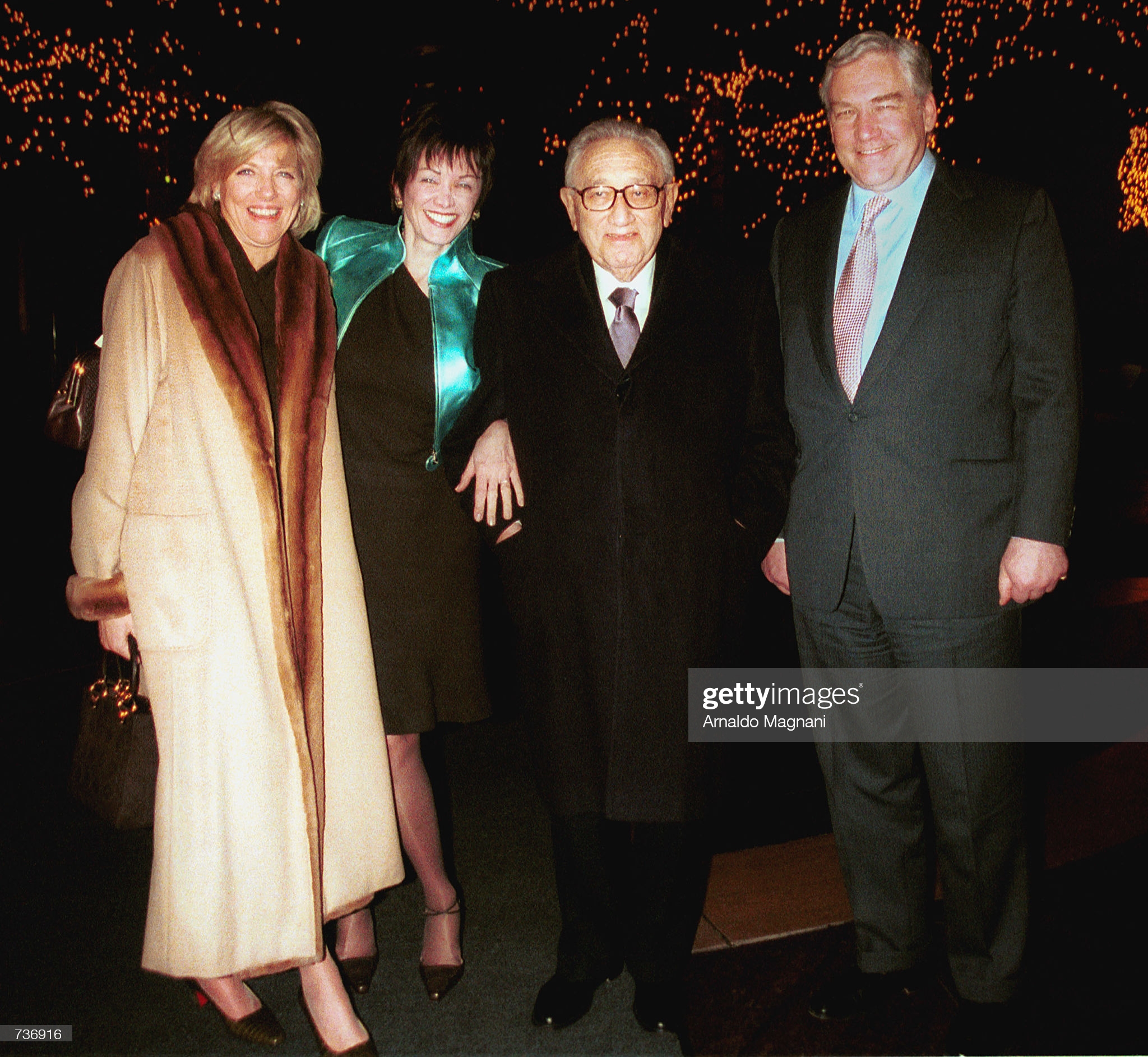 HIGH CRIMES: ‘Dangerous Alliance’, Who is Lynn Forester de Rothschild? Lynn-forester-derothschild-barbara-amiel-black-henry-kissinger-and-picture-id736916?s=2048x2048