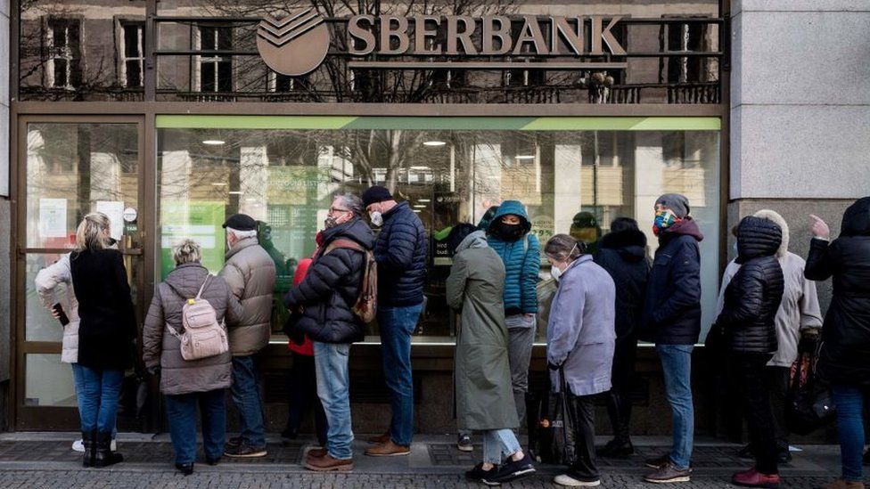 Announcement: Russia central bank urges calm amid cash run fears