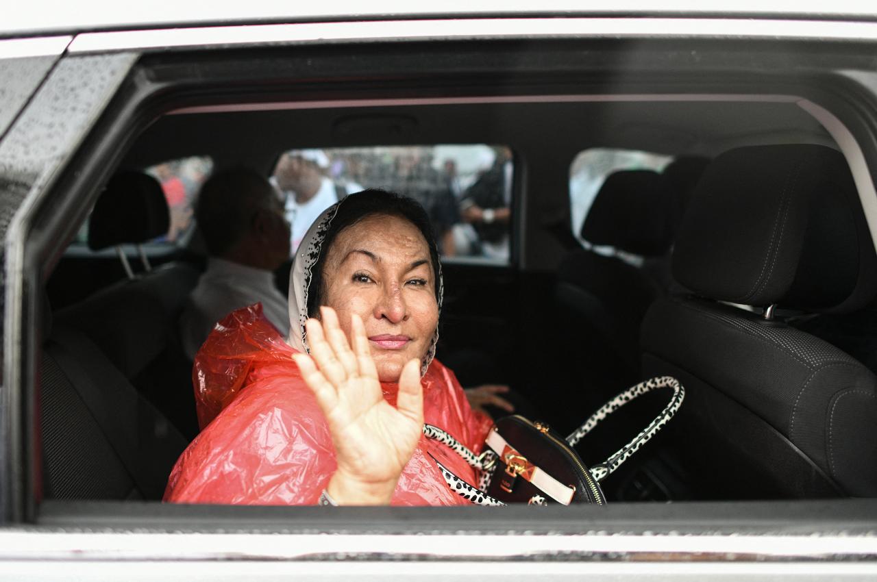 ‘I Am a Victim’ Cries Ex-First Lady, Famous for Luxury Bags, as She’s Convicted of Corruption