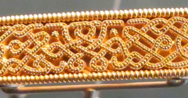 A gold piece from the Vindelev hoard. Source: Oleryhlolsson / CC by SA 4.0.