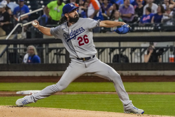 Betts’ Big Night Leads the Dodgers to a 5–1 Victory Over the Sloppy Mets