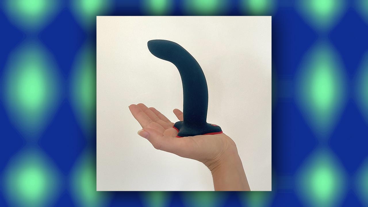 I Tried the Limba Flex, a Bendy Dildo That Feels Custom-Made for Your Cooch